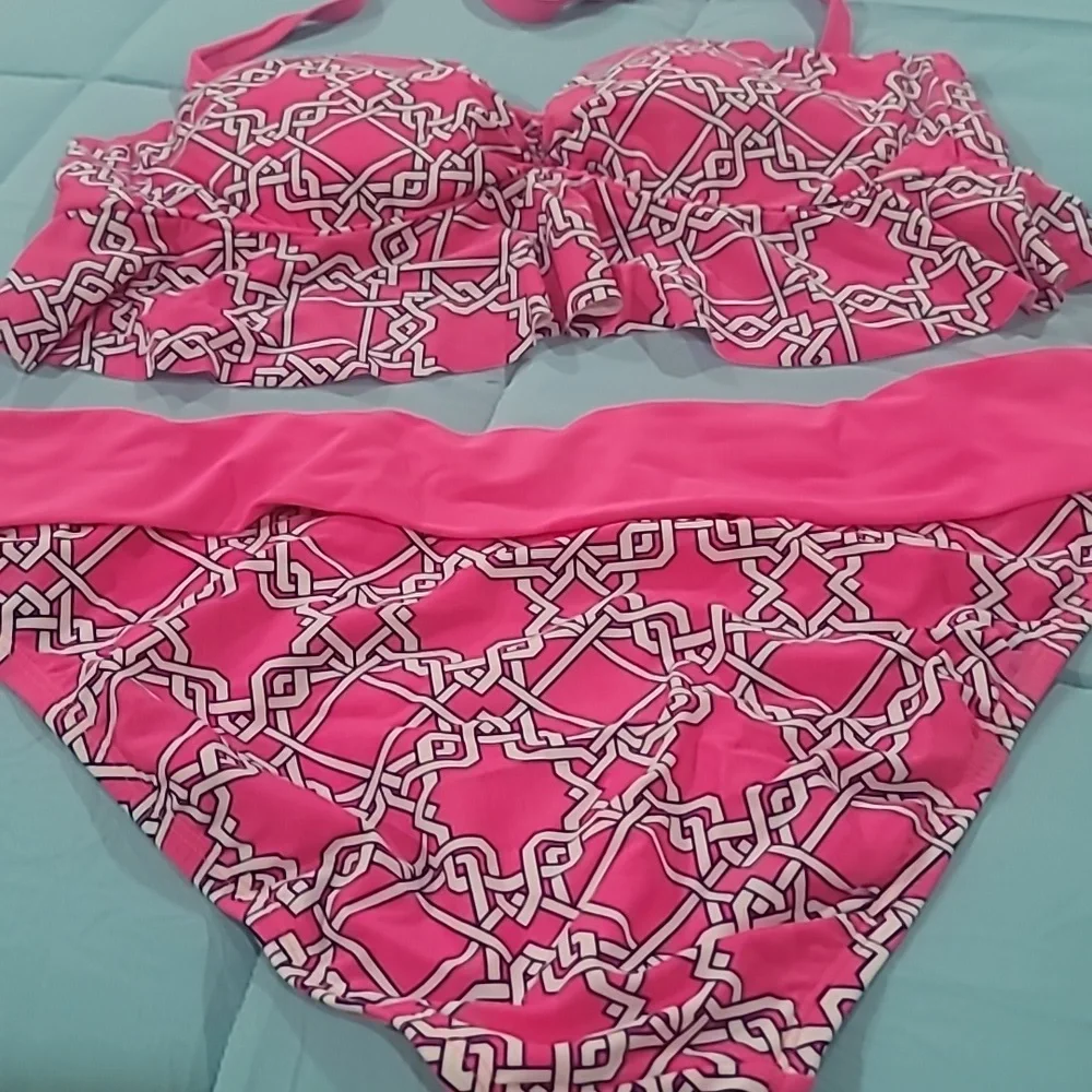 crown & ivy Pink and White Patterned Bandeau Bikini